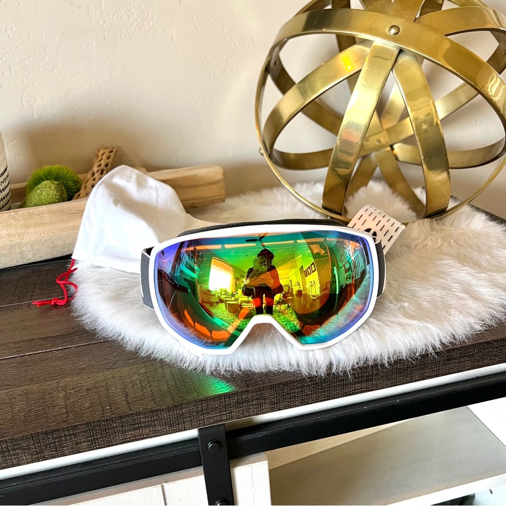 Atomic Ski Goggles Multicolor Lense White Strap